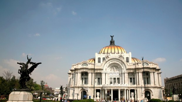 Mexico city may have a bad reputation, but it also home to amazing art: Palacio de Bellas Artes.