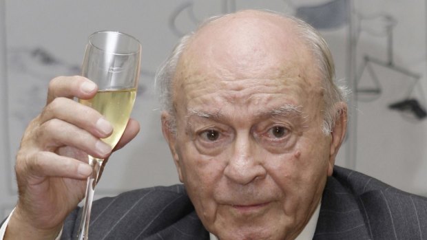 Dead at 88 .. Argentine-born Alfredo Di Stefano was considered one of greatest football players ever. 