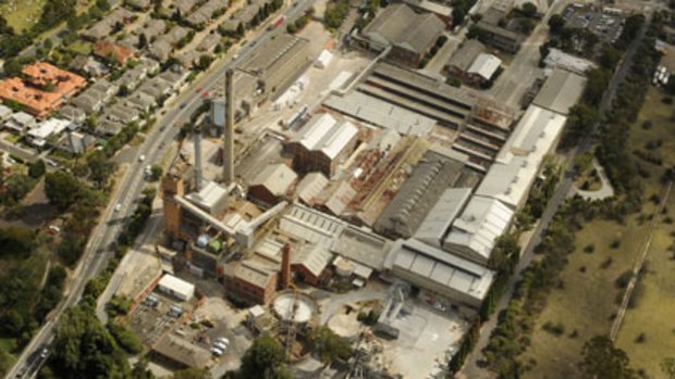 Development has stalled on Amcor's Alphington paper mill over clean-up costs.