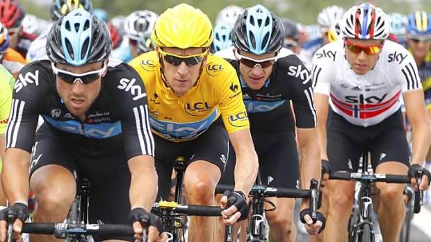 "I don't think it's important for a peloton to have a boss" ... Team Sky's Bradley Wiggins (in yellow).