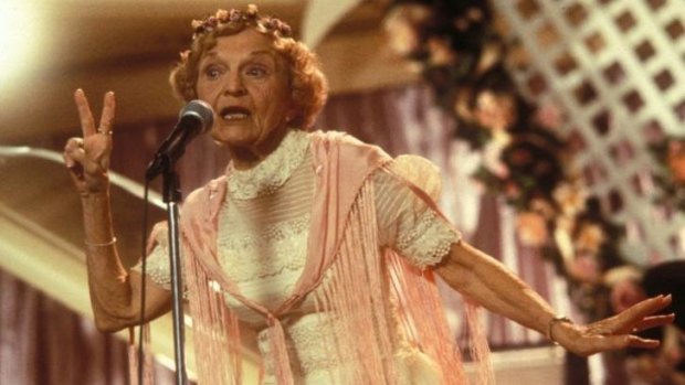 Ellen Albertini Dow, as the rapping granny in Adam Sandler's <i>The Wedding Singer</i>, has died.