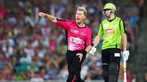 Brett Lee in action for the Sixers.