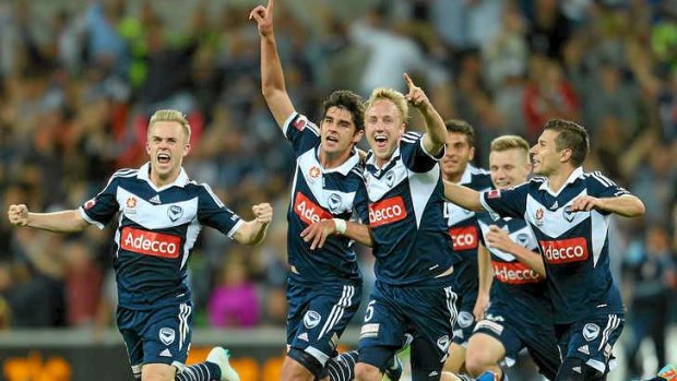 Gui Finkler (second from left) celebrates after scoring a last-gasp goal against the Western Sydney Wanderers.