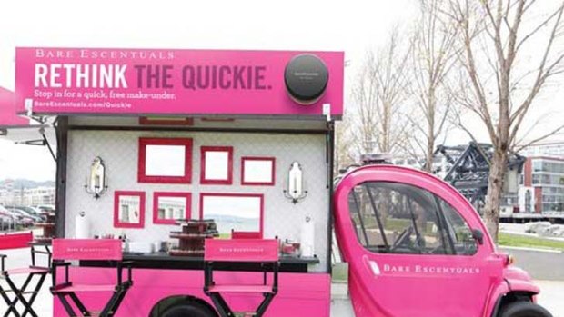 Bare Escentuals' "quickie vans" are offering snappy makeovers across the US.