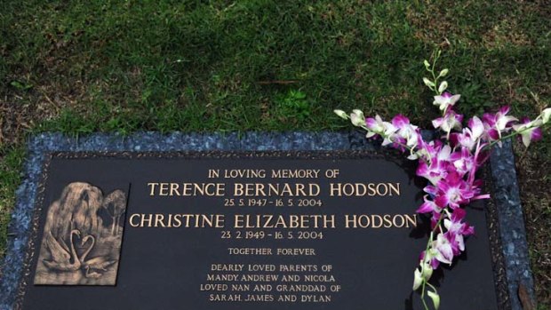 Grave of Terry and Christine Hodson.