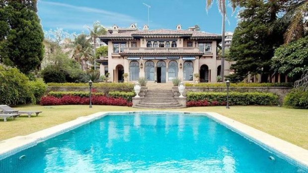 Trucking magnate Lindsay Fox spent millions renovating the historic Boomerang mansion in Elizabeth Bay, but has barely spent a night there.