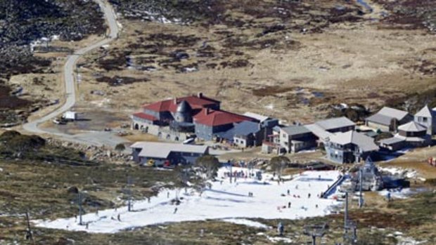 Hampered by lack of natural snow  ... Charlotte Pass Ski Resort during the school holidays.