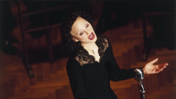 <i>La Vie en Rose</I> brought the biopic of Edith Piaf to life with scenes making her work and life inseparable.