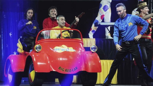 Christmas goodbyes ... the original Wiggles.