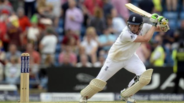Former Sydneysider Sam Robson scores a maiden century for England in just his second Test.