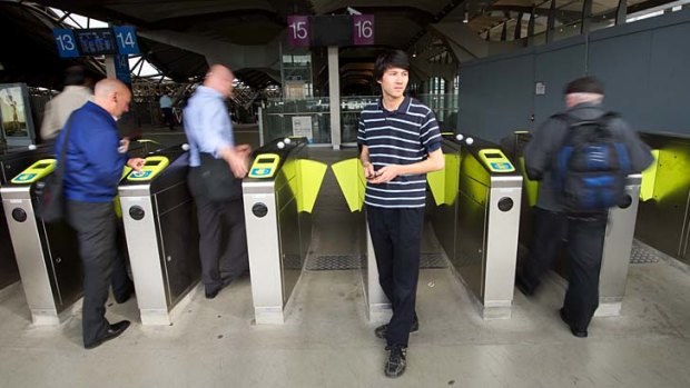 Blogger Marcus Wong has timed access through the new myki gates and found they are no faster than the old gates.
