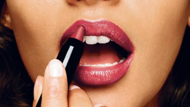 Avon has closed the door on its Australian reps. 