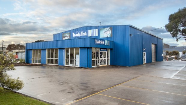 A showroom/warehouse leased to Tradelink at 11 Henry Wilson Drive has sold for $1.15 million on a strong passing yield of 5.63 per cent.