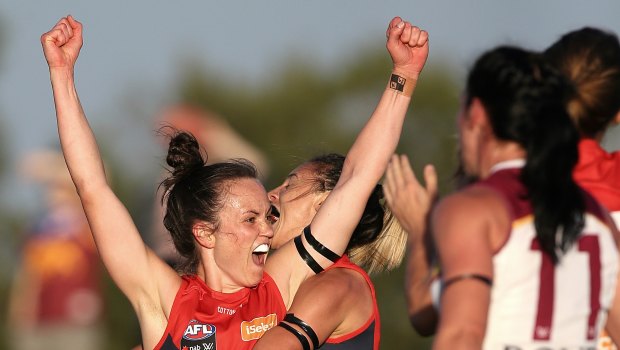 Daisy Pearce and the Dees have the chance to secure top spot.