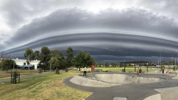A shelf cloud formation looms over Bendigo as Victoria receives much-needed rain. 