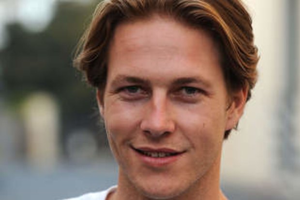 Australian Actor Luke Bracey Signs On For Hollywood S Latest Nicholas Sparks Romance