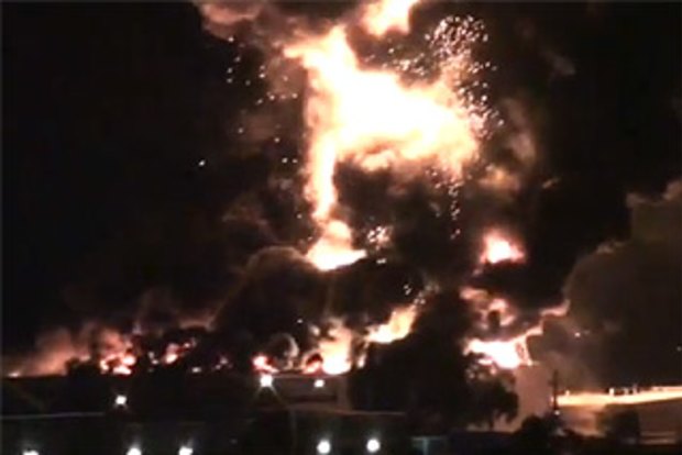 Toxic Smoke Fears As Industrial Fire Burns In Canberra