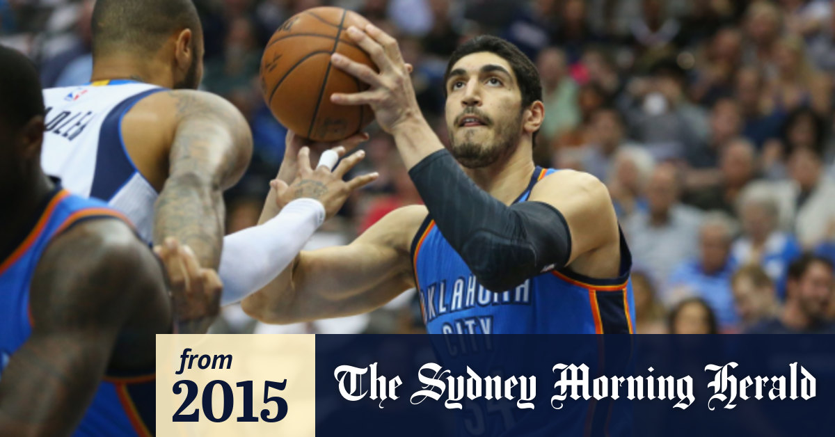Oklahoma City Thunder Giant Enes Kanter Dwarfed By World S Tallest Man