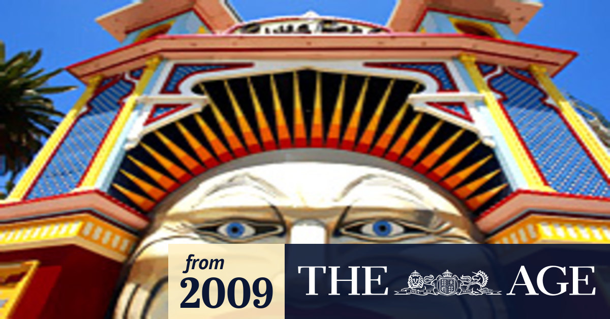 Galle face beach essay image