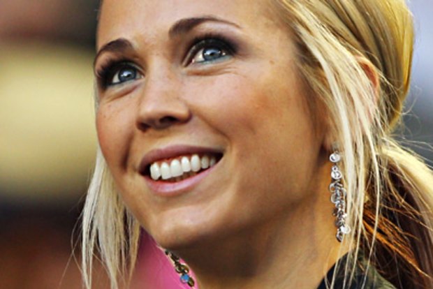 Bec hewitt engagement on sale ring