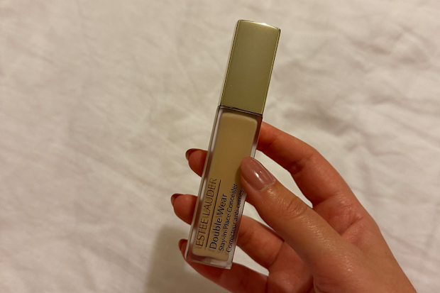 Estee Lauder Double Wear Stay-in-Place 24-Hour Concealer.
