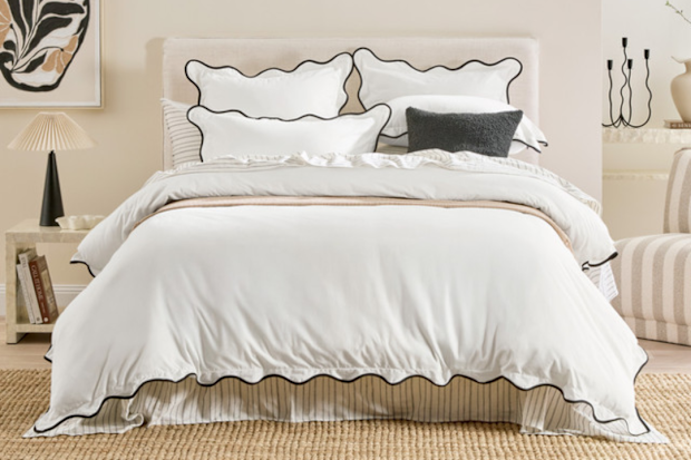 Habitat Harper Scallop White Quilt Cover Set.