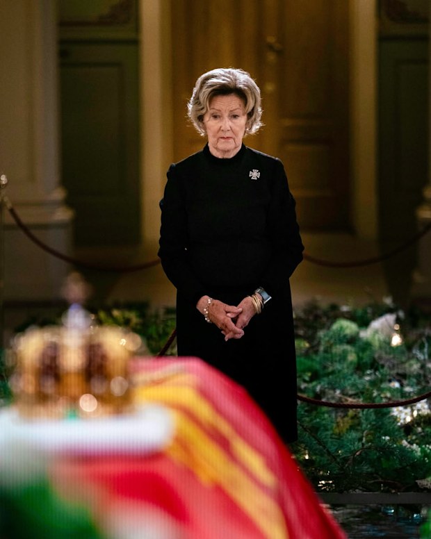 Widow Queen Sonja visited the chapel on Monday, the palace revealed, sharing the poignant and heartbreaking photos on social media.