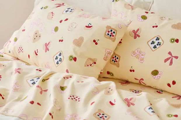 Morgan and Finch Pastry Club Flannelette Sheet Set.