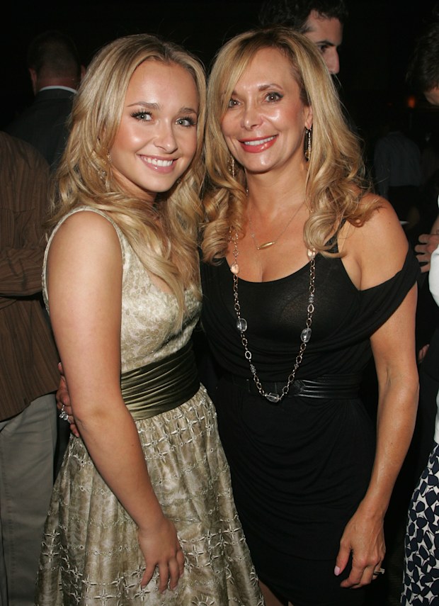 NEW YORK - JUNE 14: Actress Hayden Panettiere and her mother Leslie Vogel attend the after party for the HBO premiere of the fourth season of “Entourage” on June 14, 2007 in New York City. (Photo by Peter Kramer/Getty Images)