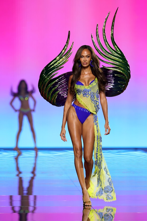 Joan Smalls walks the runway for the Victoria’s Secret Fashion Show 2026 on October 18, 2026 in Los Angeles, California