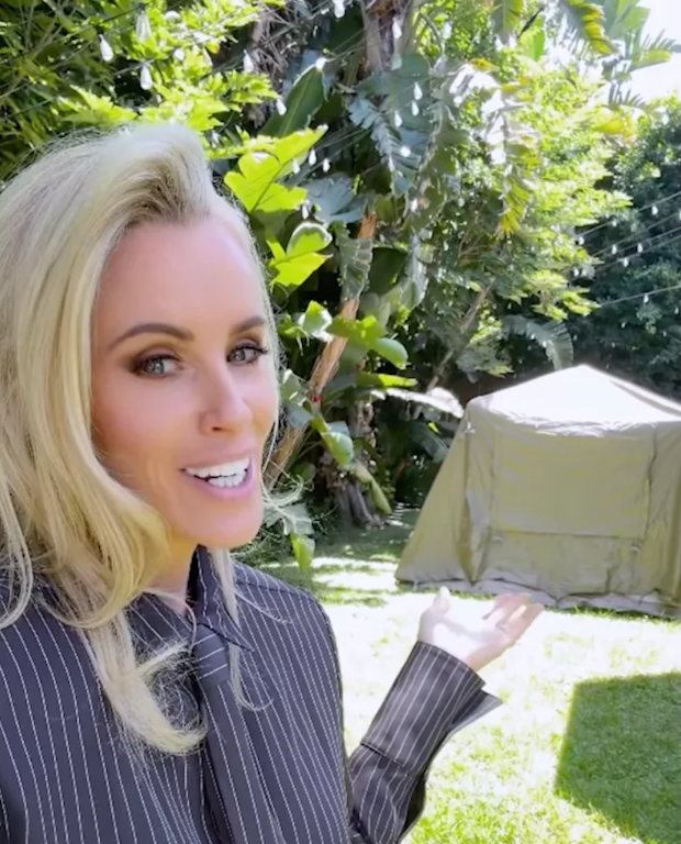 Jenny McCarthy living in tent after suffering mould poisoning