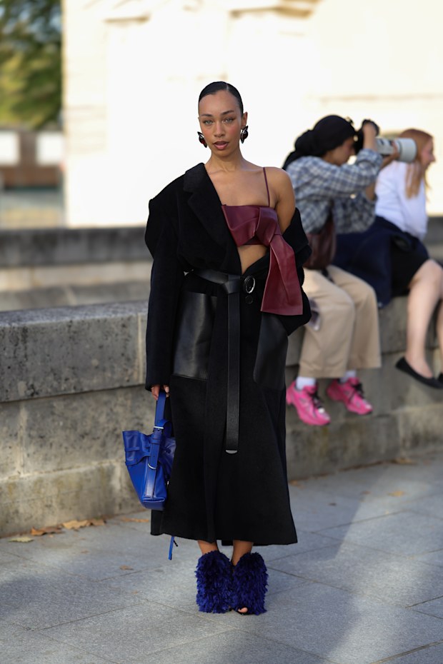 Kelly King outside the Givenchy show during day 5 of Paris Fashion Week - Womenswear Spring/Summer 2027 on October 2, 2026 in Paris, France.