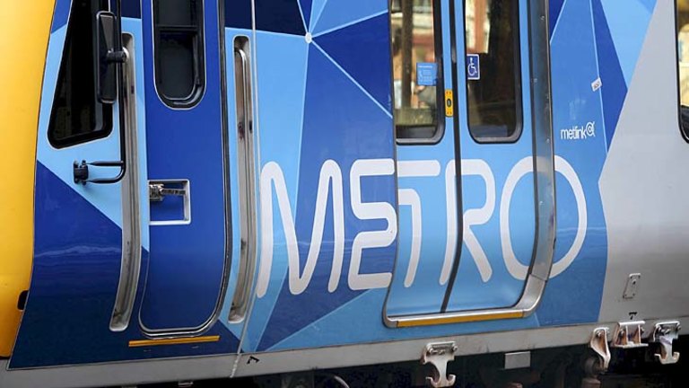 Metro puts millions into fencing off Melbourne's rail suicide 'hot spots'