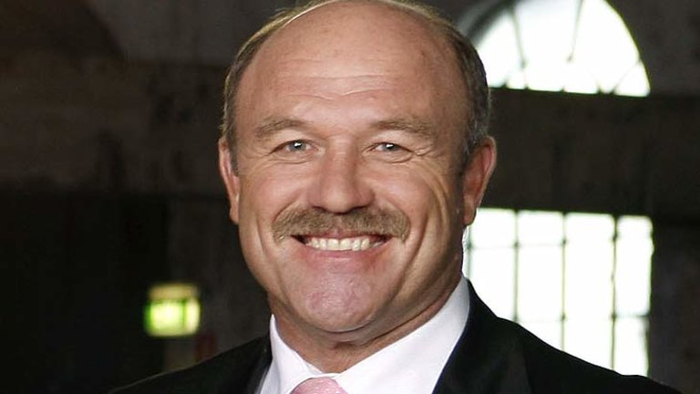 Wally Lewis laces up for political protest