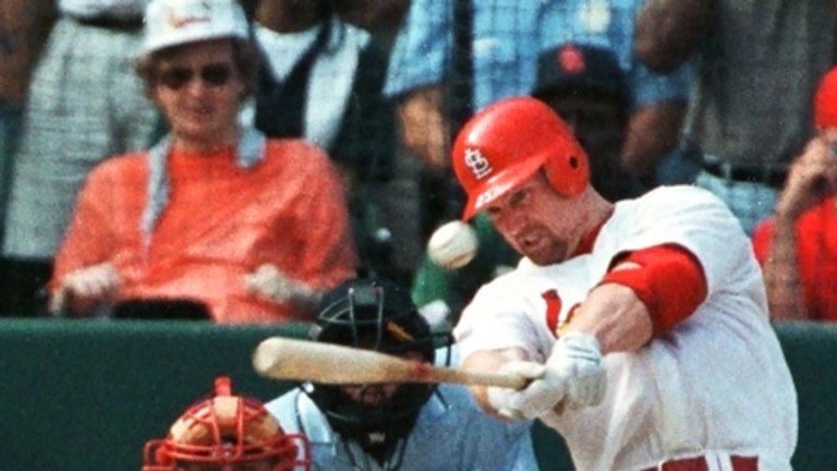 McGwire admits steroid use when he broke '98 record