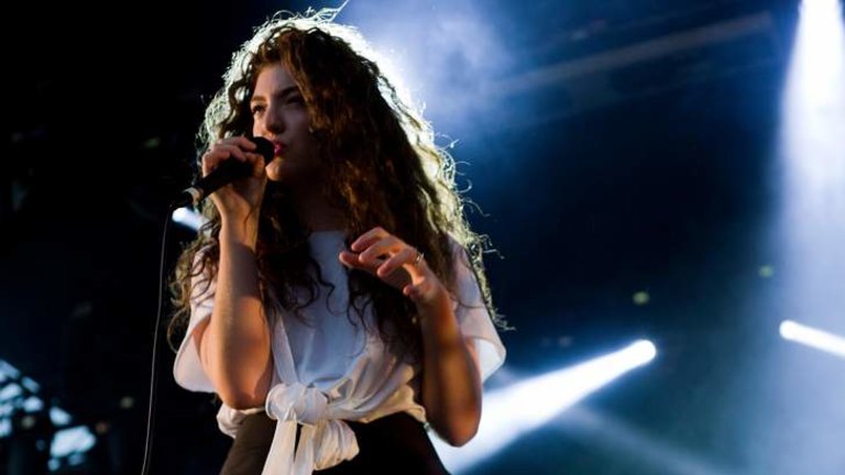 Lorde S Law I M A Control Freak