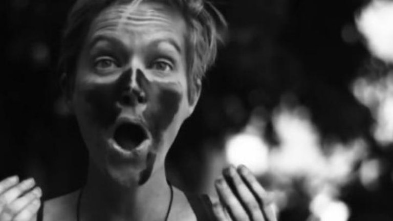 sunscreen under black light