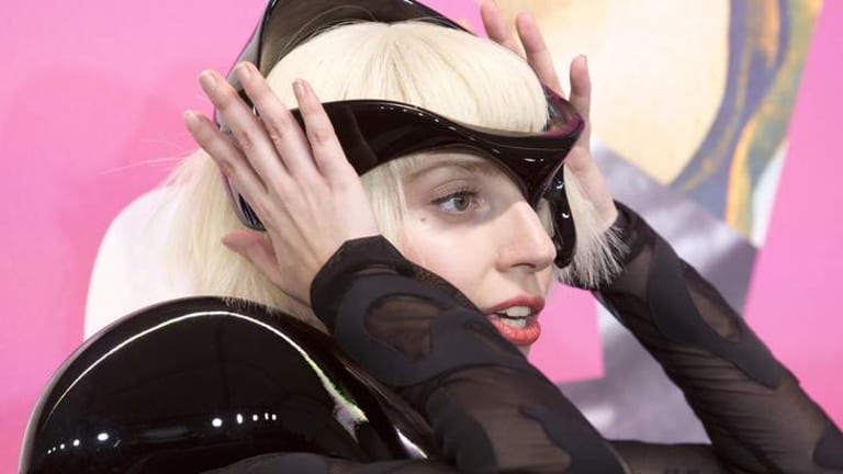 Lady Gaga Simulates Awkward Sex On Saturday Night Live