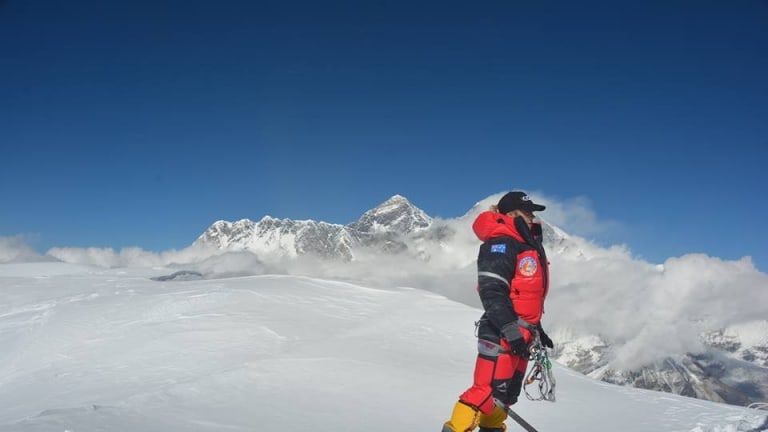 Queensland teen Alyssa Azar becomes youngest Australian to climb Everest