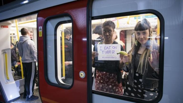 Londoners Hit Back At Voyeuristic Women Who Eat On Tubes Facebook Page