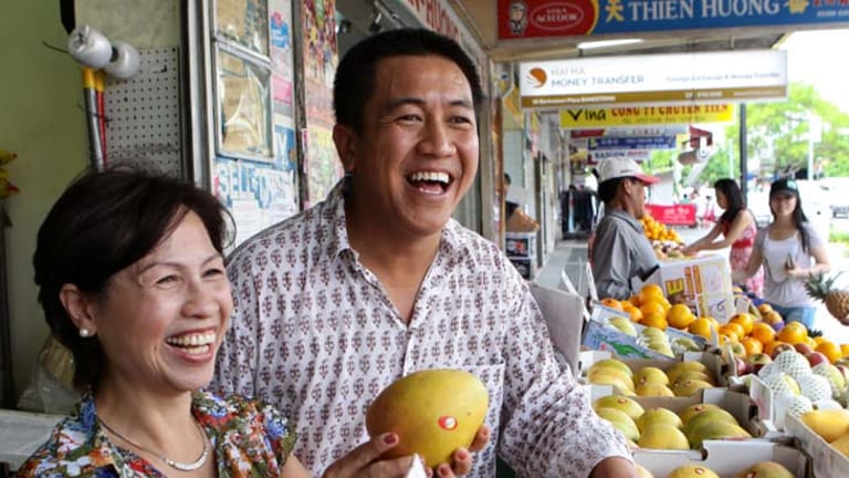 Ghostwriter slur hurts, but Anh Do still happiest refugee