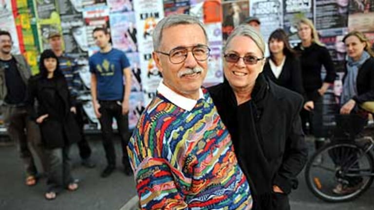 Philip und Trix Wollen besitzen ein Freundschaftshaus in Fitzroy, wo zwei Drittel der Mieter keine Miete zahlen.