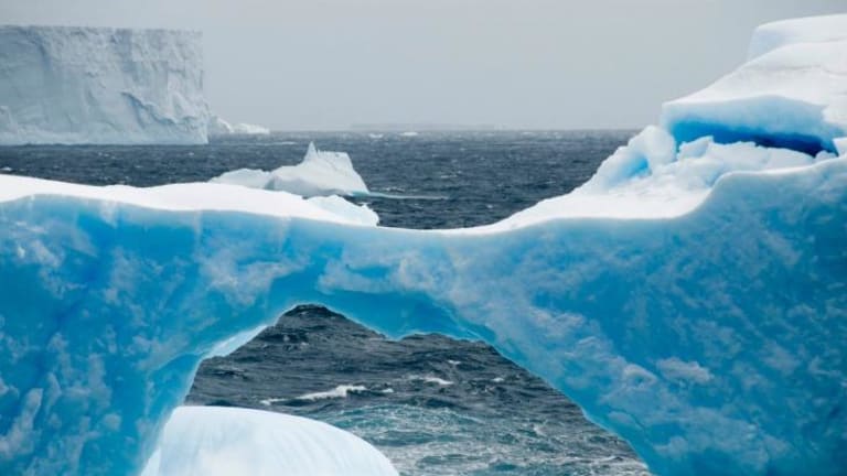 Warmer Air Caused Huge Ice Shelf Collapse Off Antarctica