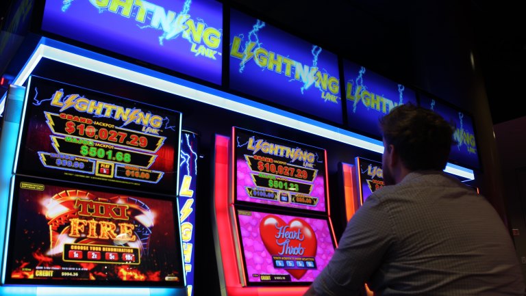 How to play pokie machines australia online