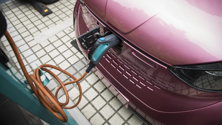 Queensland budget dreams of electric super highway