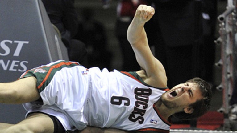 Andrew Bogut hospitalised with elbow injury