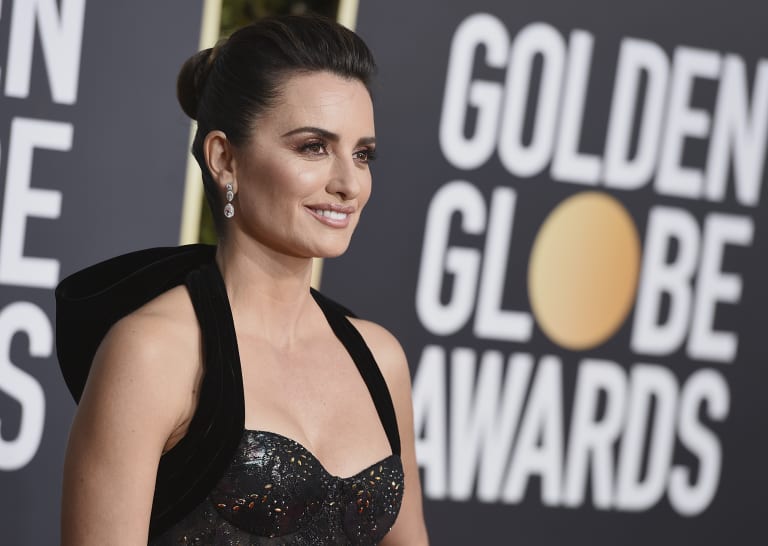 Penelope Cruz arrives at the 76th annual Golden Globe Awards at the Beverly Hilton Hotel on Sunday, Jan. 6, 2019, in Beverly Hills, Calif. (Photo by Jordan Strauss/Invision/AP)