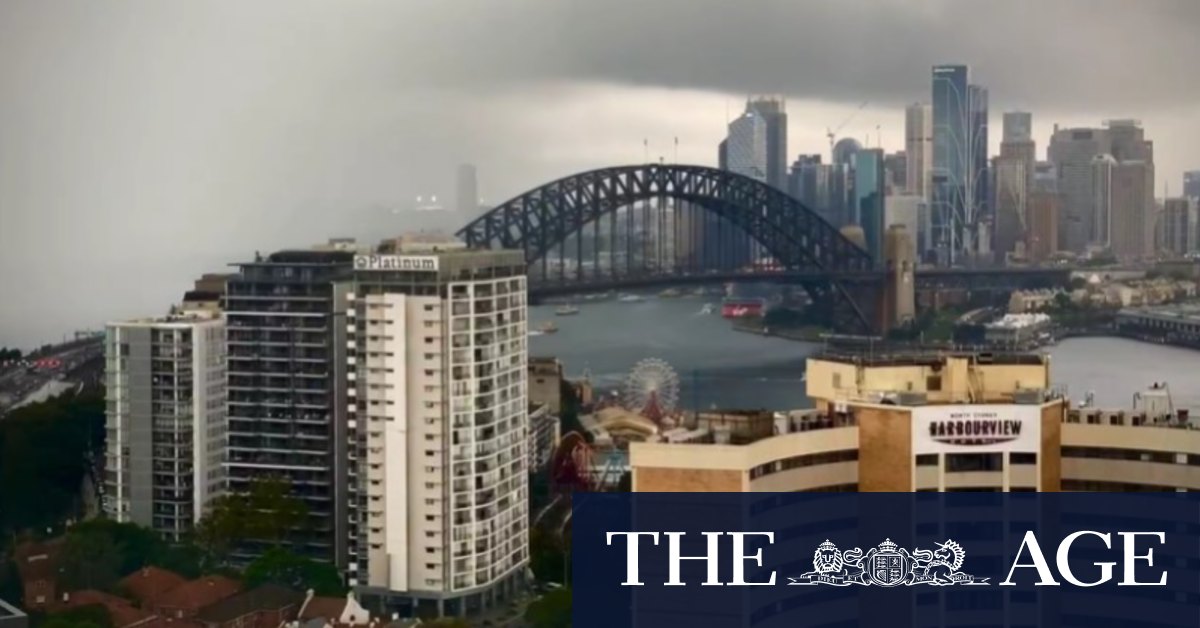 Storm sweeps through Sydney, four people hospitalised after lightning strike - Vimarsana News