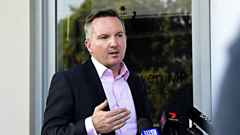 Bowen drops out of leadership race