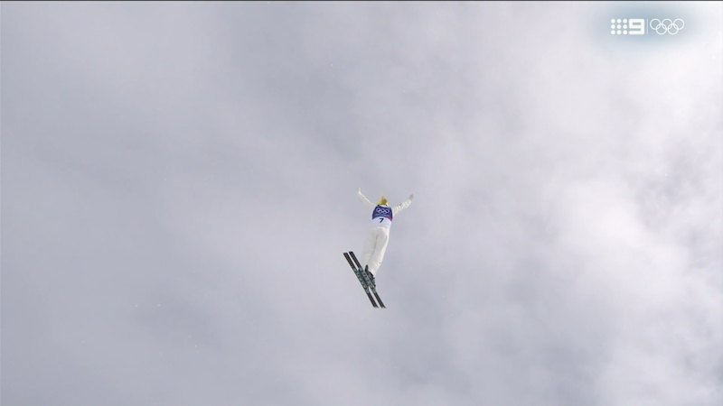 Scott nails stunning jump to take lead